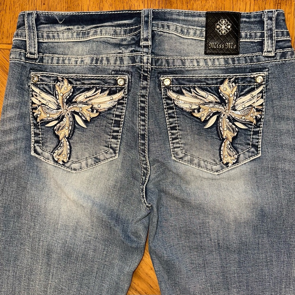 Miss Me Jeans Women’s Size 29x34 Chloe Slim Boot Cut Embellished Medium Wash